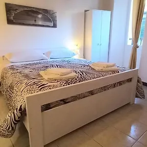Chiara Guest house